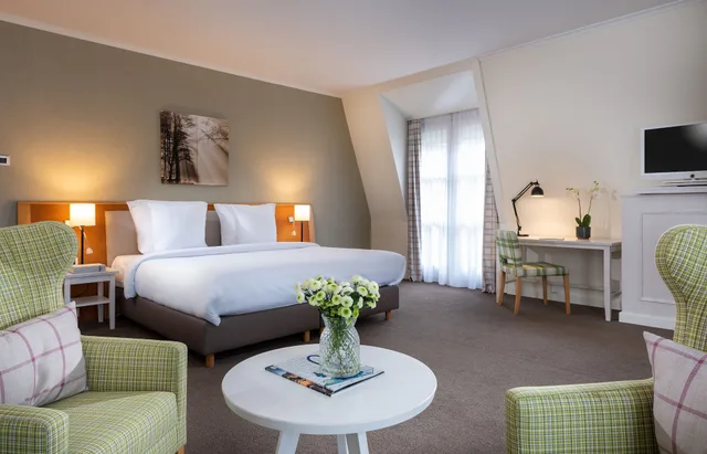 جناح جونيور بسرير كوين مع أريكة، Precise Resort Bad Saarow 1/3