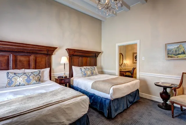 غرفة بسريرين كوين، Hotel St Pierre French Quarter 1/1