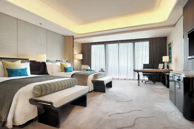 Room, Twin Beds, Skyline View, Large، The St Regis Shenzhen 1/6