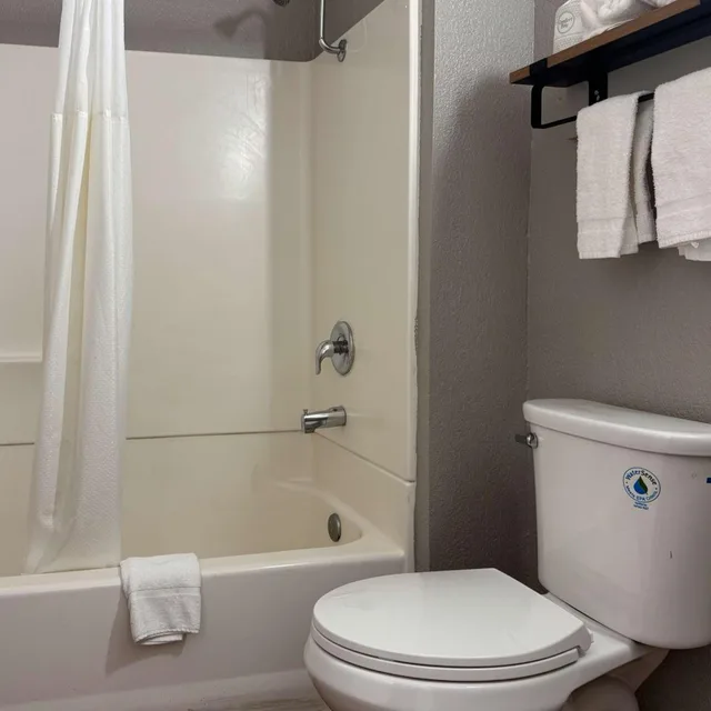 غرفة رباعية، Motel6 Simi Valley, CA 6/7