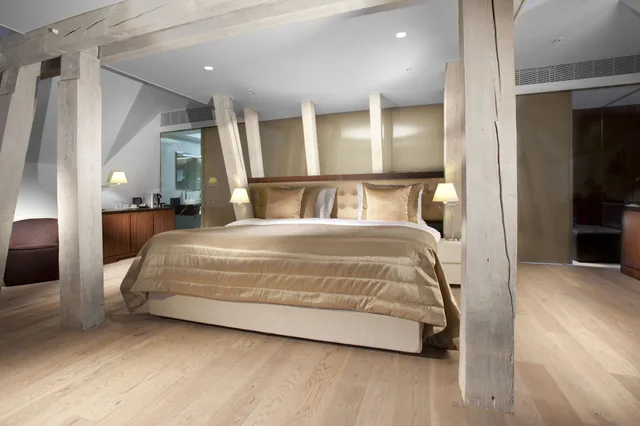 Duplex, Tower, Suite, King Bed, Executive Lounge Access، Kings Court Hotel 1/2