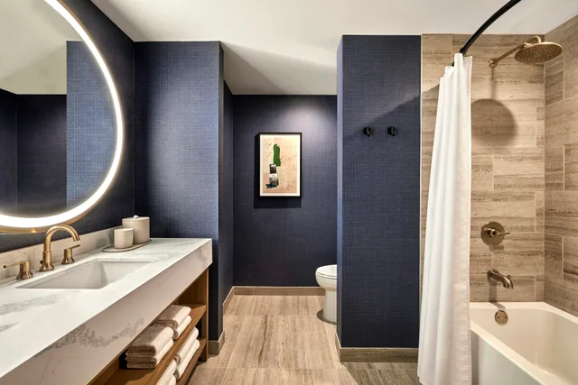 غرفة بريميير بسريرين كوين بشرفة، Omni PGA Frisco Resort 2/3