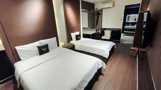غرفة تنفيذية ثلاثية بسرير كوين وسرير فردي، Moc Huong Hotel 10/10