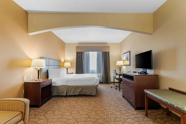 غرفة بسرير كينج، Best Western Plus Butterfield Inn 2/4