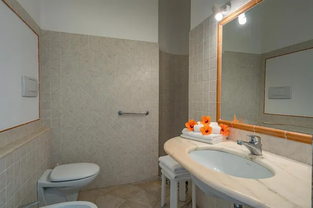 غرفة كومفورت ثلاثية، Villaggio Cala Di Volpe 1/1