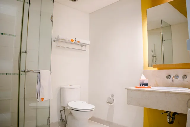 غرفة قياسية بسرير مزدوج أو سريرين منفصلين، Harris Suites Fx Sudirman 4/4