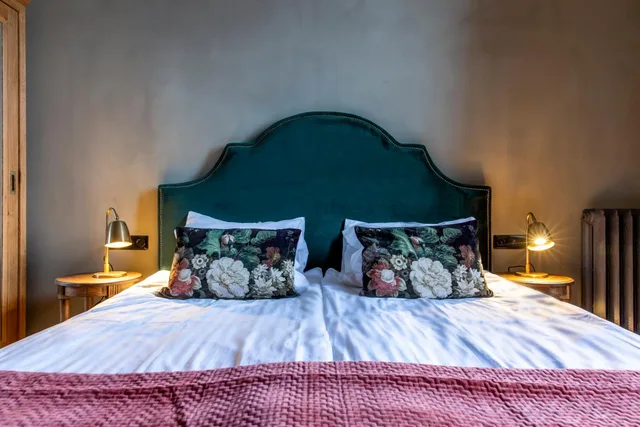 Castle, Double Bed, Langley Resort Napoleon Bonaparte 3/4