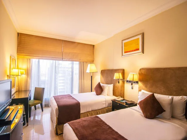 شقة ديلوكس بسرير كينج وسريرين منفصلين بإطلالة على المدينة بغرفتي نوم، Mercure Dubai Barsha Heights Hotel Suites and Apartments 13/13