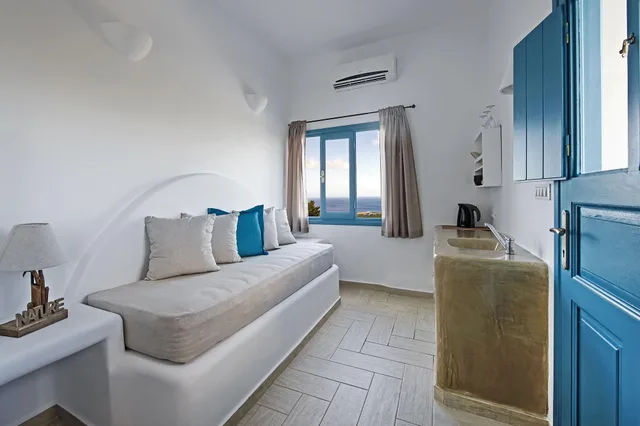 جناح جونيور، Alizea Villa 1/5