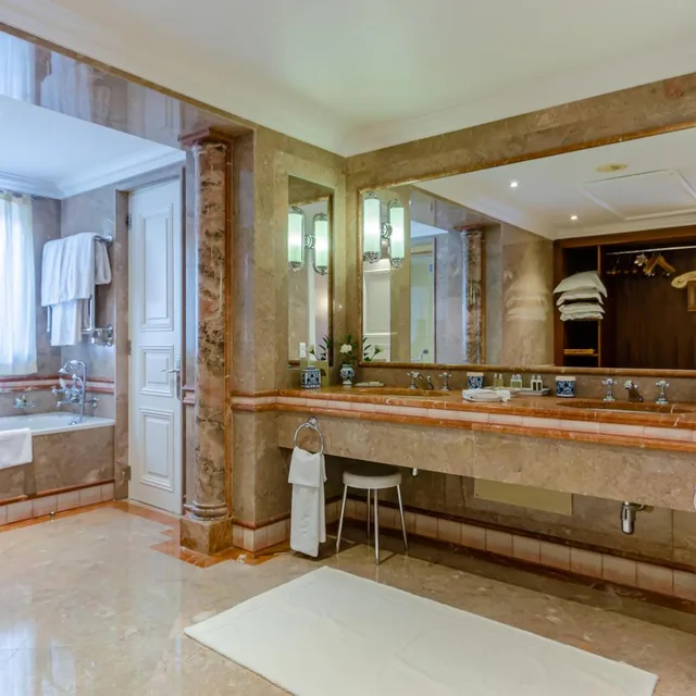 Garden Suite, King Bed، Olissippo Lapa Palace 5/7