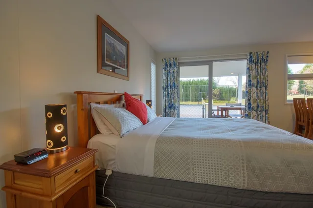 Hideaway, Studio, South Wing، Willowbrook Country Apartments 3/5