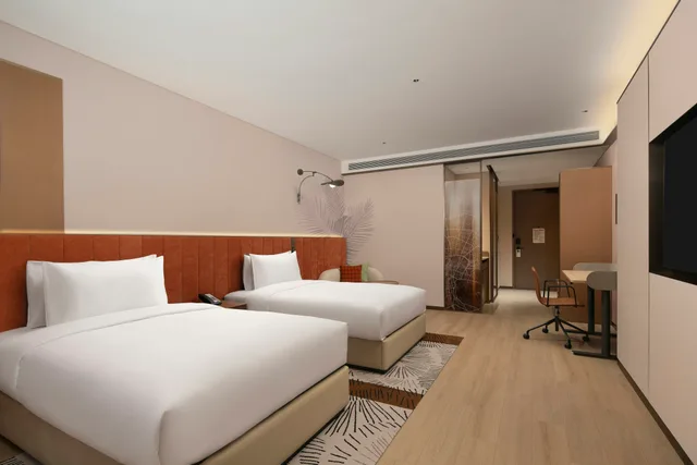 غرفة بسريرين منفصلين، Hilton Garden Inn Urumqi Railway Station 3/4