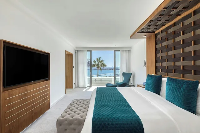 جناح بانورامي جونيور بسرير كينج بغرفة نوم واحدة، Parklane a Luxury Collection Resort and Spa Limassol 2/3