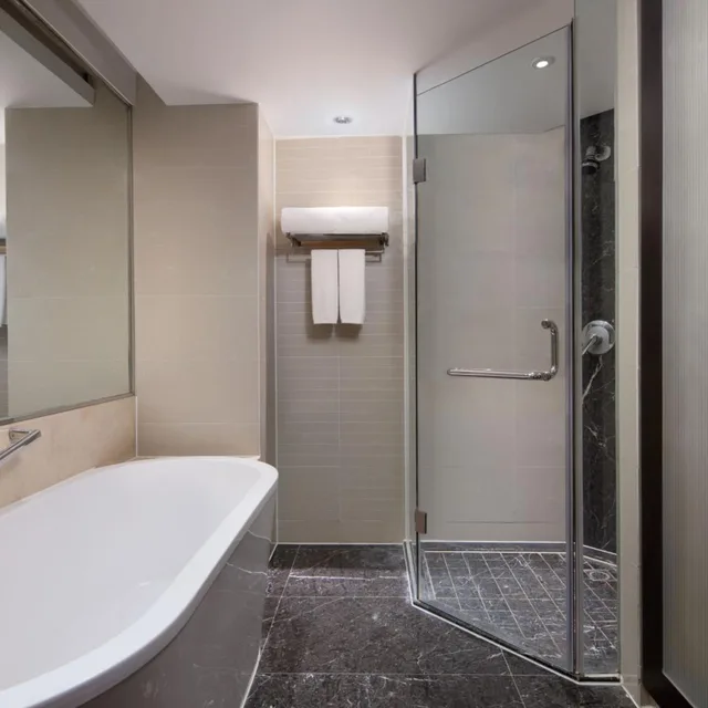 غرفة بريميوم بسرير كينج بإطلالة على المدينة، Holiday Inn Chengdu Century City - East Tower 5/7