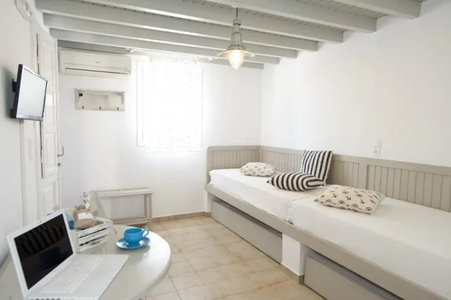 شقة غراند بسريرين منفصلين بغرفة نوم واحدة مع أريكة، Gryparis Club Apartments 2/3