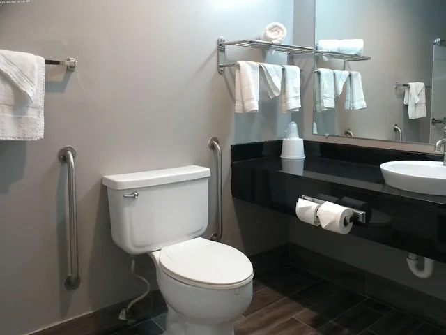غرفة قياسية بسريرين كوين لذوي الإعاقة، Motel6 Winslow, AZ 9/10