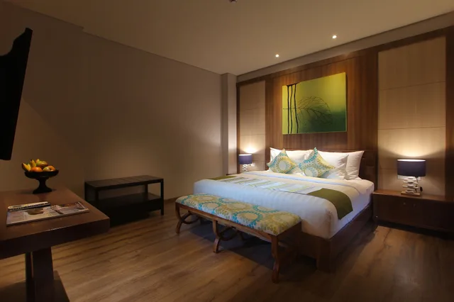 جناح بسرير مزدوج بحوض استحمام، The Kirana Canggu Hotel 2/5