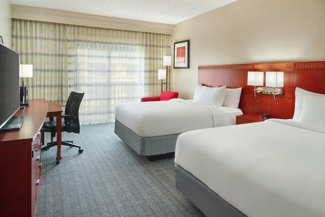 Room, 2 Queen Beds, Courtyard View, Courtyard Baton Rouge Acadian Thruway Lsu Area 1/1