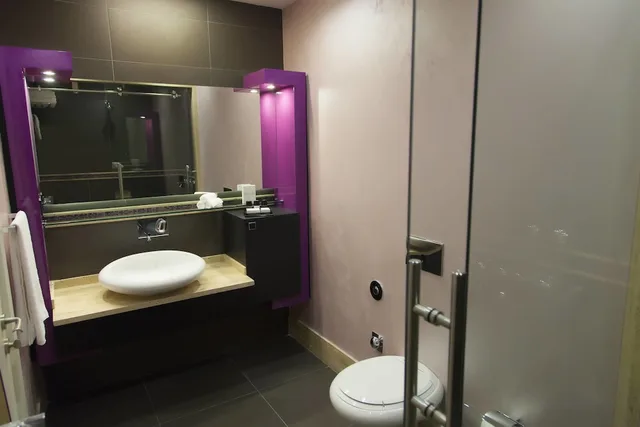 1 Bedroom, Deluxe, Apartment, Queen Bed, City View, Sofa, Kitchen, The Leos Residence 3/3
