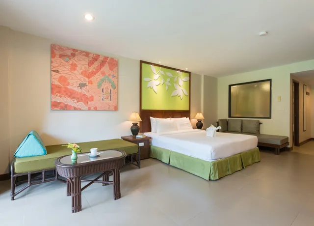 Garden, King Bed، The Leaf Oceanside By Katathani 3/6