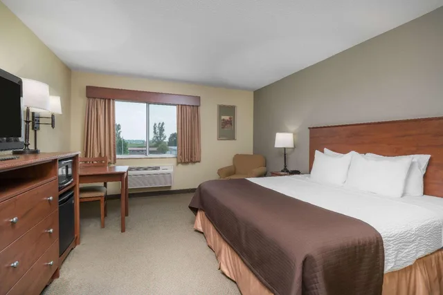 غرفة مفردة لذوي الإعاقة، AmericInn by Wyndham Newton 1/4