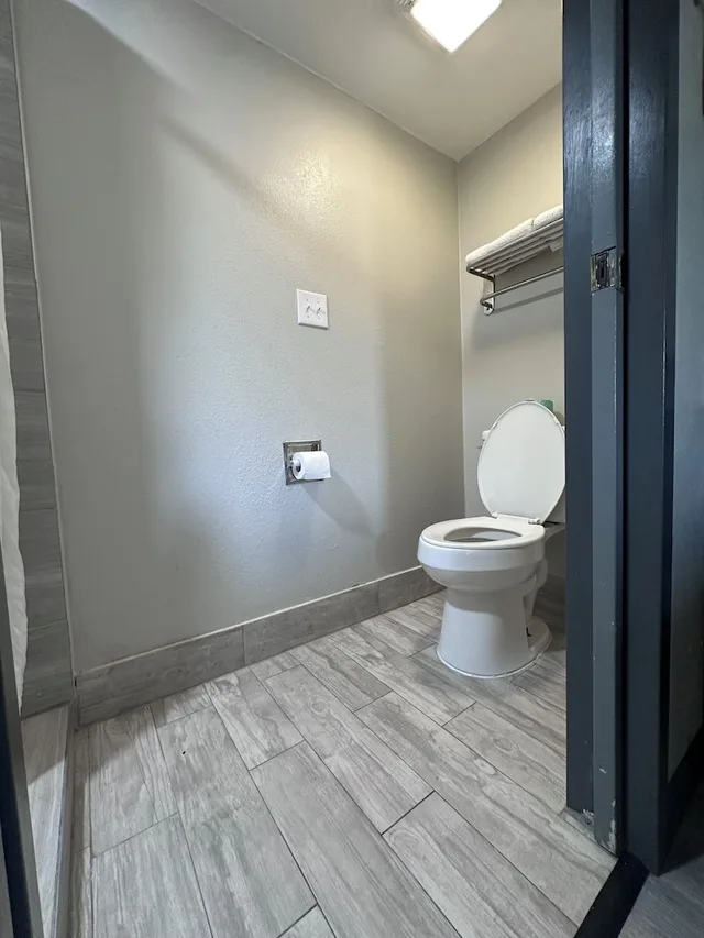غرفة قياسية بسريرين مزدوجين، Studio6 Suites - Knoxville, TN - Downtown 3/3