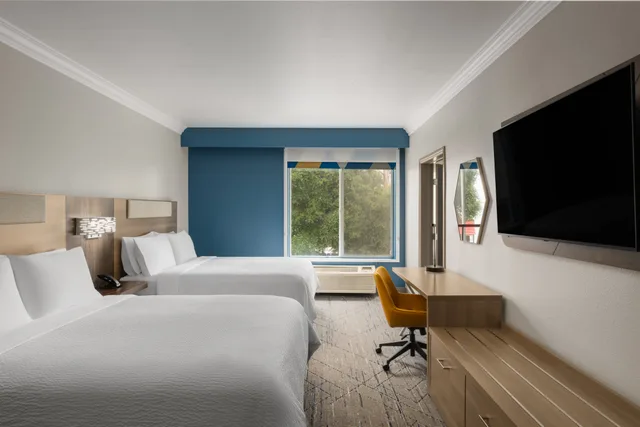 جناح بسريرين كوين، Holiday Inn Express Hotel And Suites Paso Robles 3/8