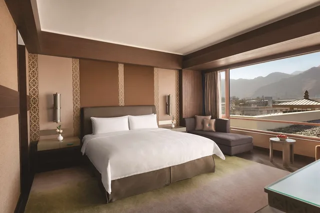 جناح تنفيذي بسرير كينج، Shangri-La Lhasa 3/3