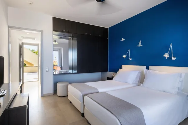 Room, Double Bed, East View، Majestic 1/4