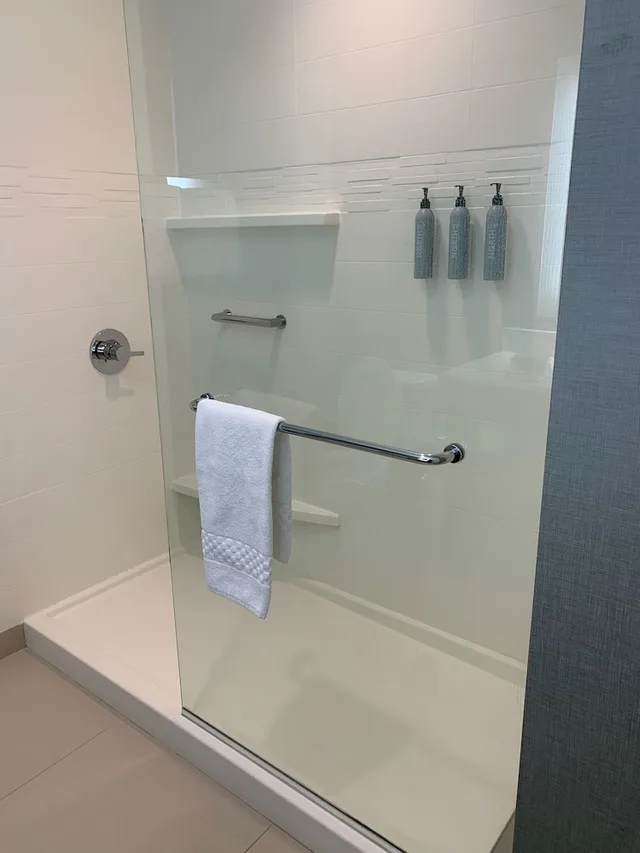 استوديو بسرير كينج بإطلالة على البحيرة مع أريكة، Residence Inn By Marriott Boston Bridgewater 6/6
