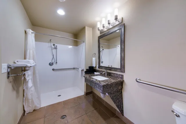 2 Bedrooms, Comfort, 2 Queen Beds, Motel 6 Floresville Tx 6/6