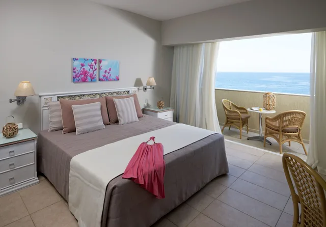 غرفة بسرير مزدوج أو سريرين منفصلين بإطلالة على البحر، Atlantica Princess 3/6