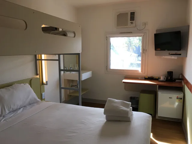 غرفة قياسية بسرير كوين وسرير بطابقين، Ibis Budget St Peters 3/7