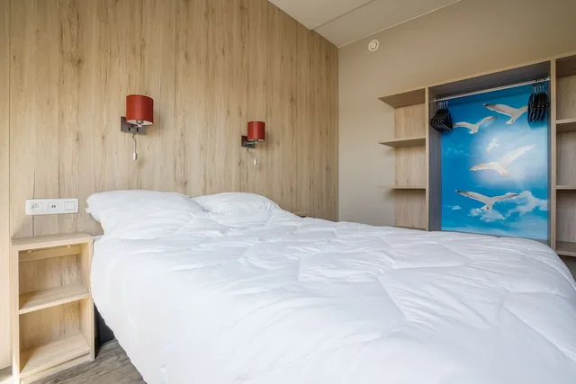 Suite, Double Bed, Sofa, Holiday Suites Westende 2/4