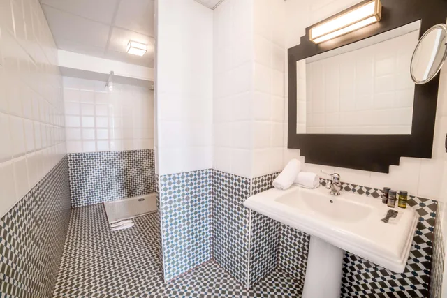 Comfort, Queen Bed, Private Garden، Best Western Hotel Journel Antibes- Juan les Pins 8/8