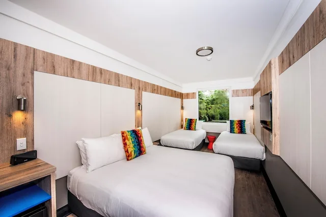 غرفة عائلية بسرير مزدوج وسريرين منفصلين، Ibis Budget Sydney Airport 3/9