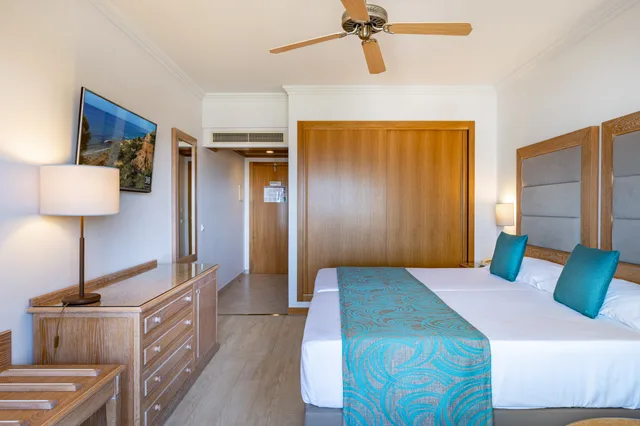 غرفة بسرير مزدوج أو سريرين منفصلين بإطلالة على المسبح، 3HB Guarana 2/3