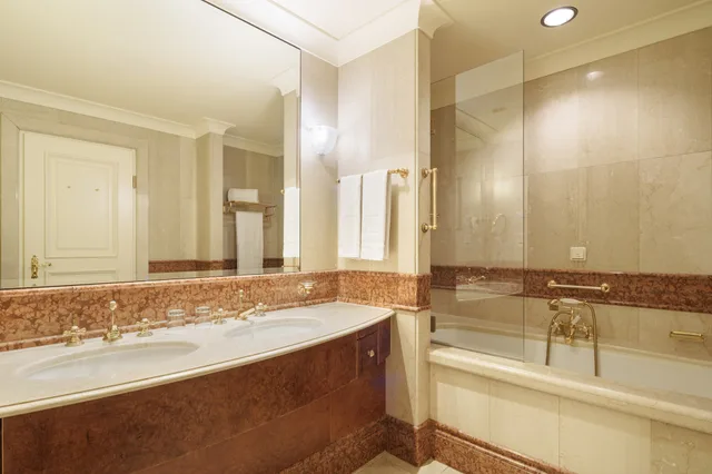 غرفة بسرير مزدوج أو سريرين منفصلين بإطلالة، Eurostars Grand Hotel Wien 3/3