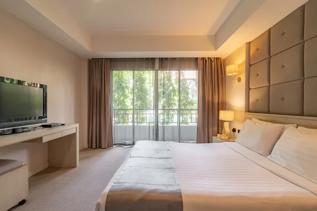 غرفة سوبيريور بسرير مزدوج بإطلالة على المسبح، Oun Hotel Bangkok 1/4