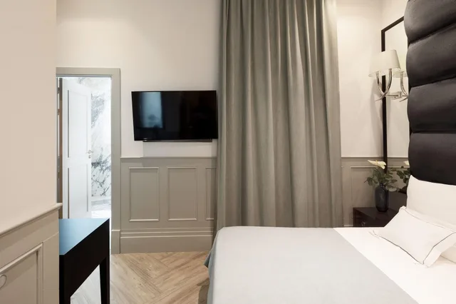 Room, Queen Bed, MiM Ibiza member of Melia Collection 1/5