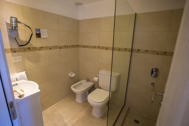 Room, Twin Beds, Lake View, Huinid Pioneros 2/2