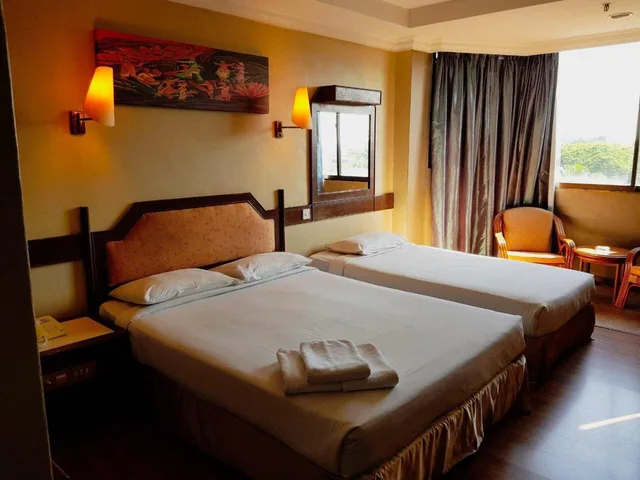 غرفة ديلوكس ثلاثية، Hotel Grand Crystal Kedah 1/3