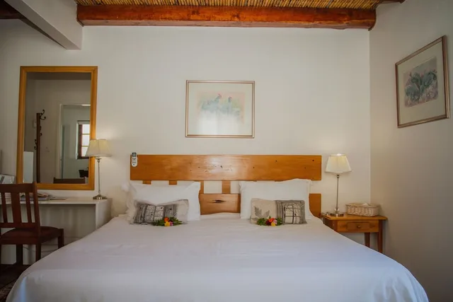 Budget, King Bed, Street View، Aan De Oever 1/8