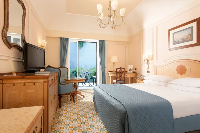 غرفة أساسية بسرير مزدوج أو سريرين منفصلين، Grand Hotel Capodimonte 1/1