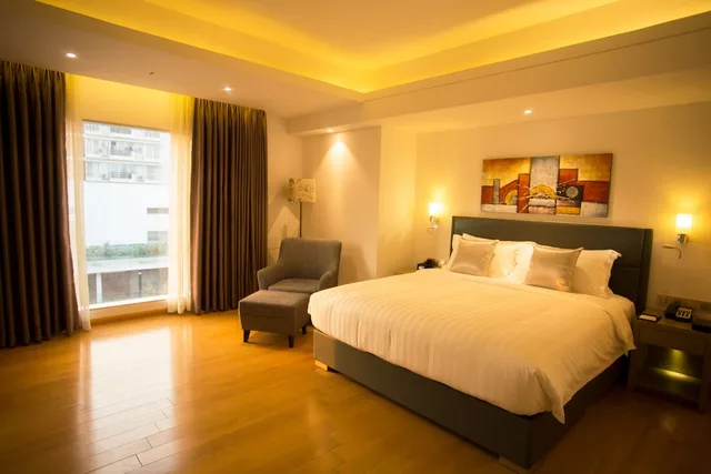 Superior King Double (One king bed for sharing two people)، Golden Tulip the Grandmark Dhaka 7/10