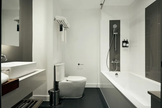 غرفة ديلوكس بسريرين منفصلين بمنطقة جلوس، CASA 17 hotel 1/1