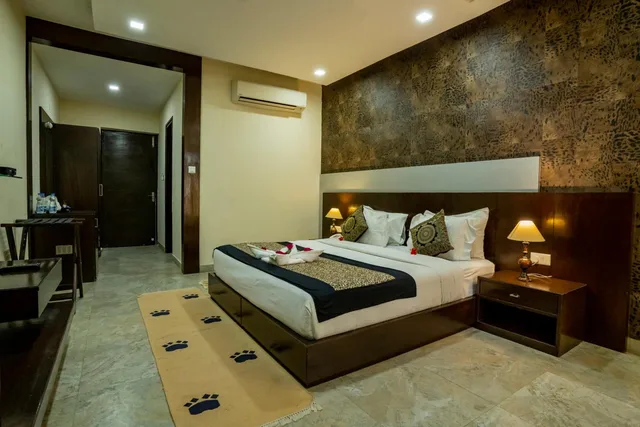 Deluxe, King Bed, Spree Jungle Vilas Resort 2/6