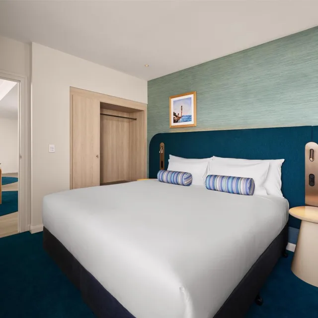 1 Bedroom, Premier, Apartment, Partial Harbour View، Adina Apartment Hotel Sydney Darling Harbour 1/4