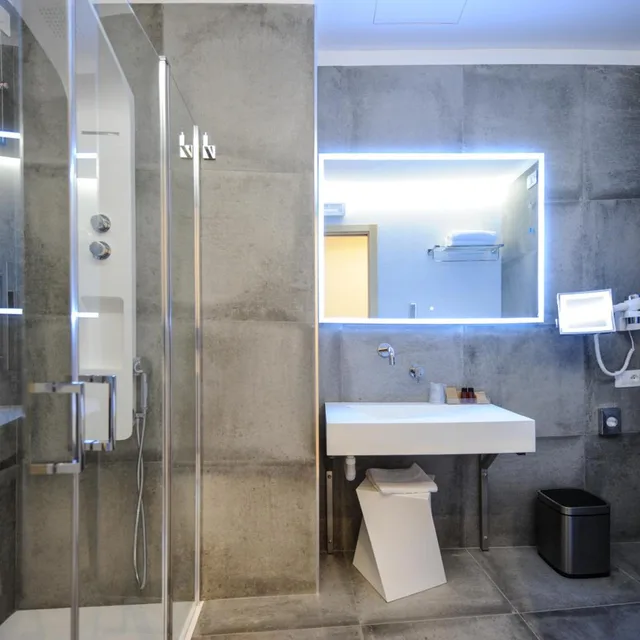 جناح جونيور بإطلالة على البحر، Bellini Hotel 10/10