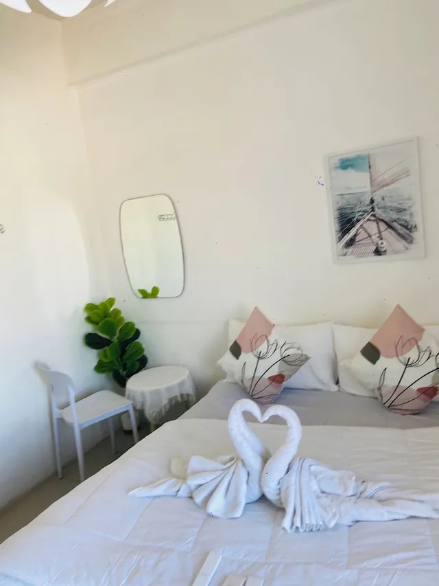 غرفة سوبيريور بسرير كوين بإطلالة على البحر بشرفة بغرفة نوم واحدة، The SunSet Bangsaen Hotel 3/9